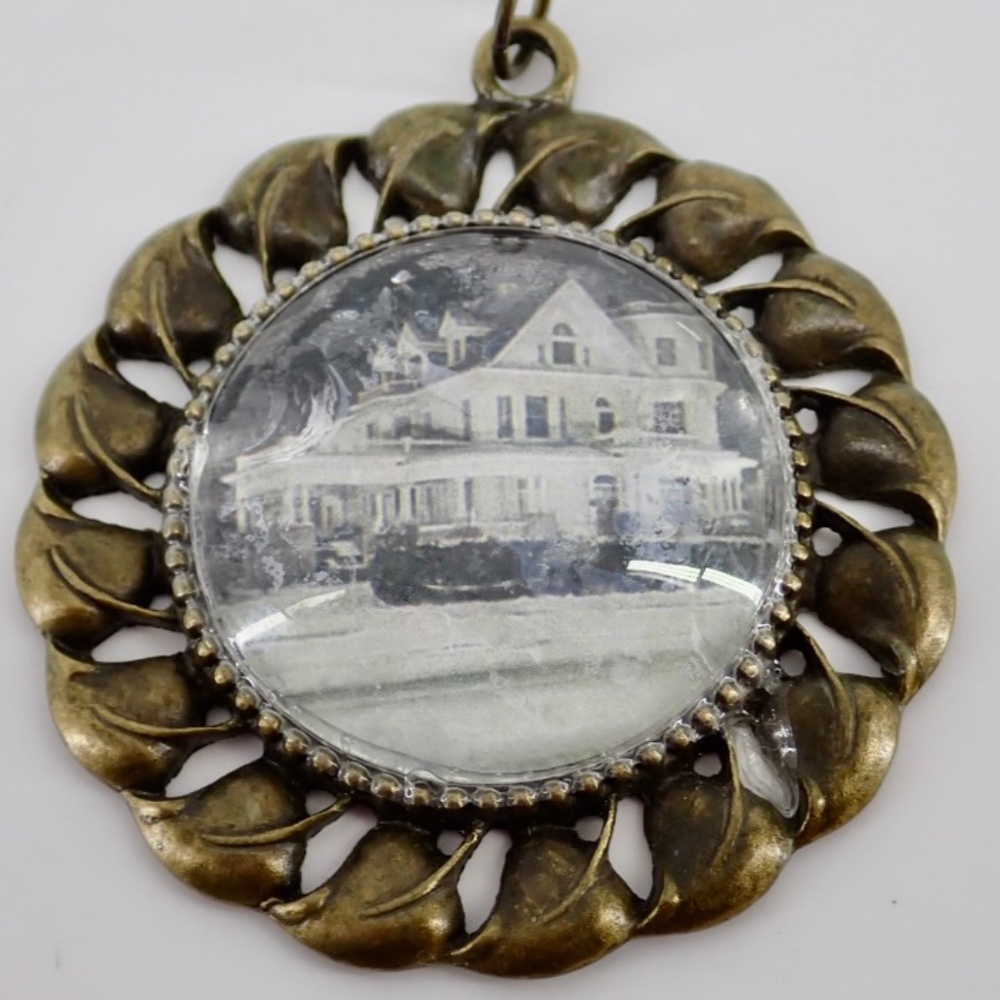 Victorian Bronzed Framed Pendant House Home Photograph RARE Cameo Glass Top 2"
